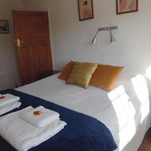 https://gorgeous-comfortable-house-with-gardens-and-parking.cambridgehotelsuk.com