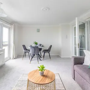 https://breath-taking-sea-view-2-bedroom-sleeps-6-parking.bournemouth-hotels.org